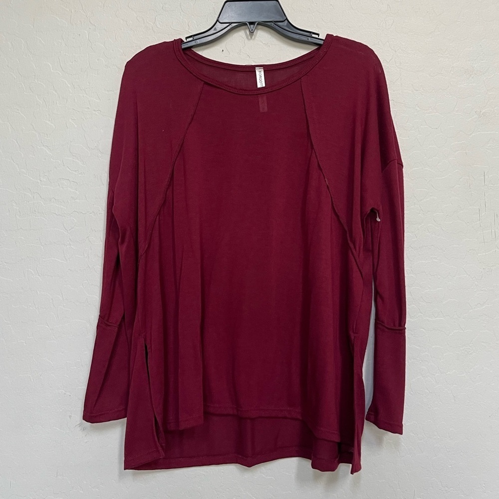 Women’s Forgotten Grace long sleeve top size small